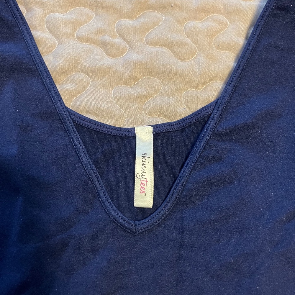 Navy blue V-neck, Genuine Skinnytees